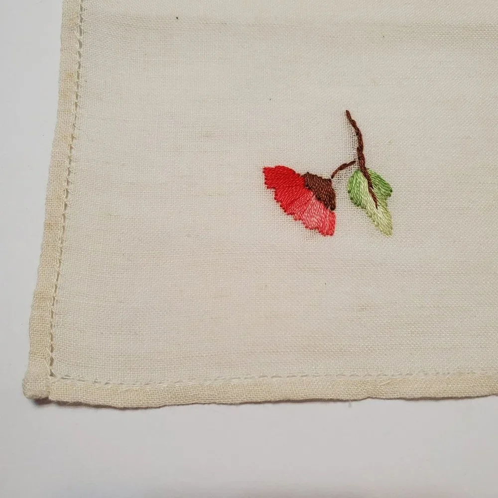 Vintage Embroidered Guest Towel, Fingertip Towel, Hand Embroidery, Floral Linen
